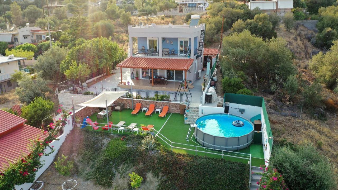 Thalassa Panagia  Bagian luar foto