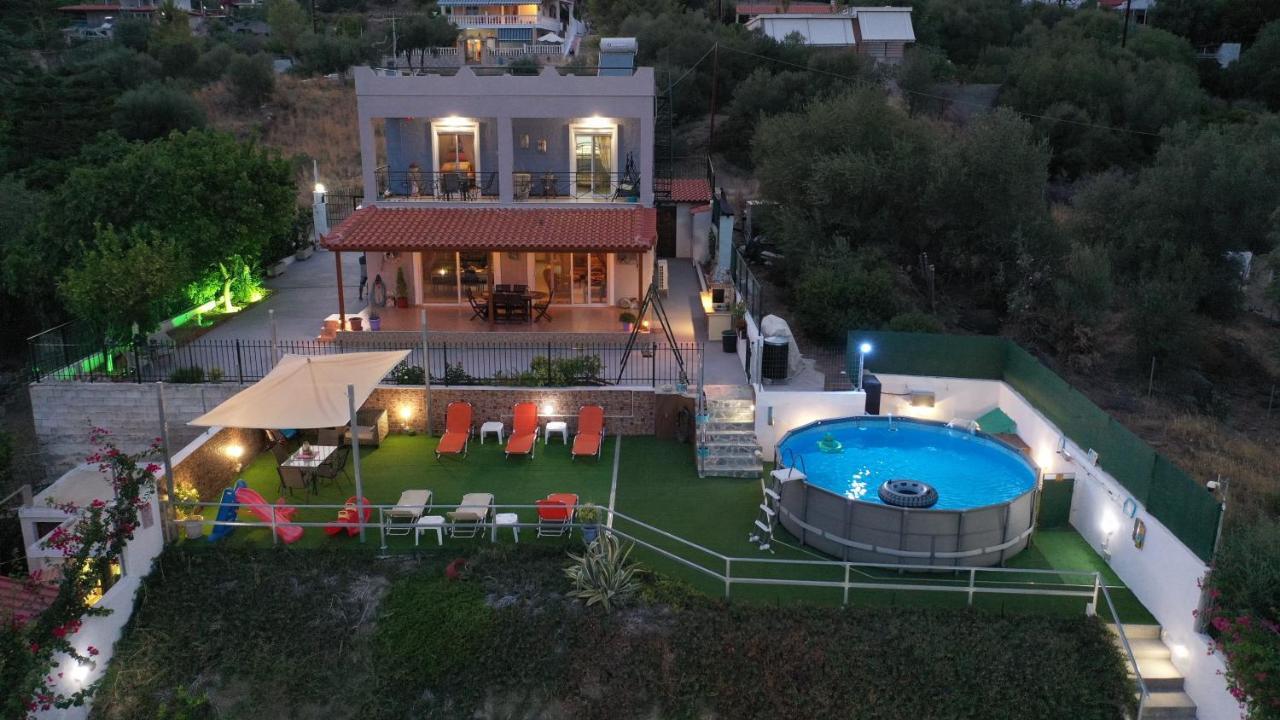 Thalassa Panagia  Bagian luar foto