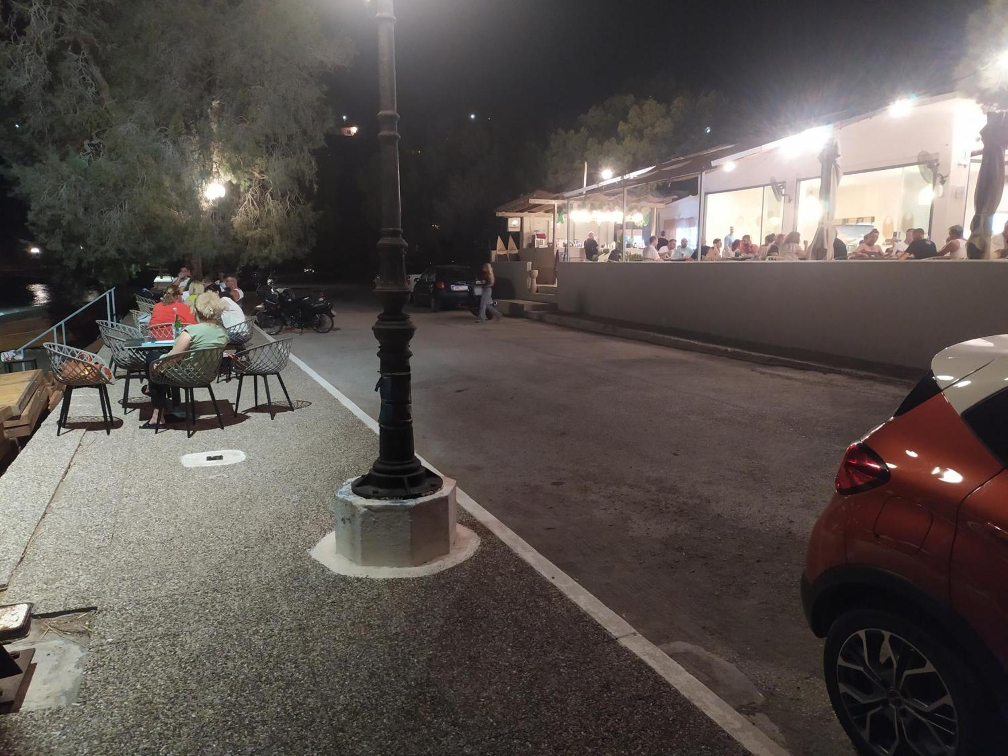 Thalassa Panagia  Bagian luar foto